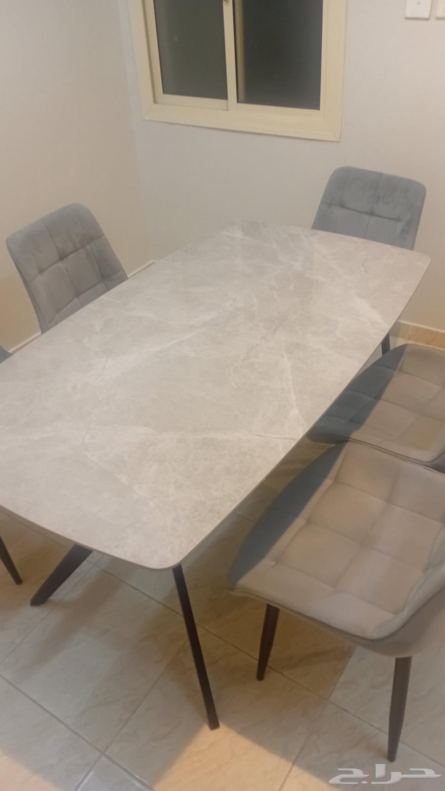 طاوله طعام للبيع64622525430786110