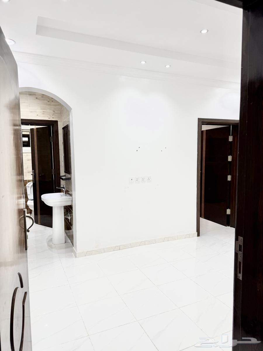 شقه للإيجار بحي الفروسية64205790873091110