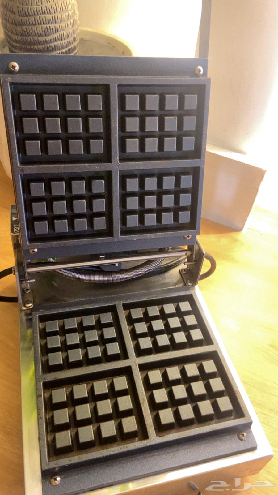Large OMAJ Waffle Maker for Sale, Divided into Four Sections64528493054337111