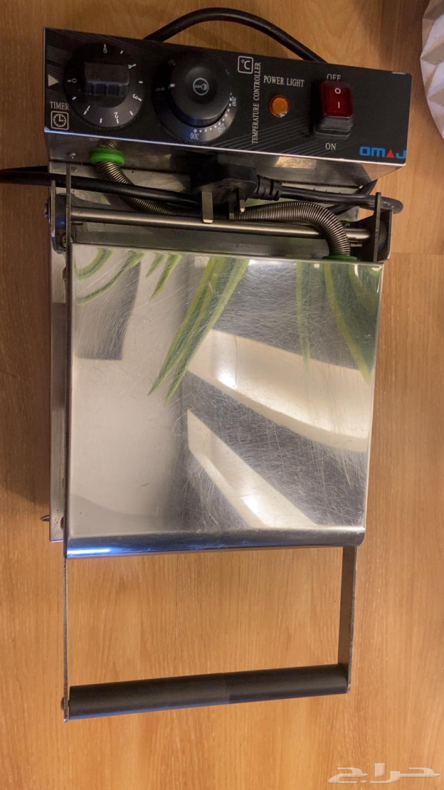للبيع مكينة صناعة الوافل كبيره مقسمة اربع اقسام من شركة OMAJ64437449863937110
