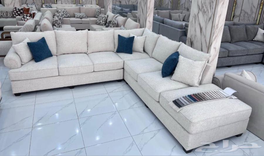 Sofa tailoring and finishing.64483839986946110