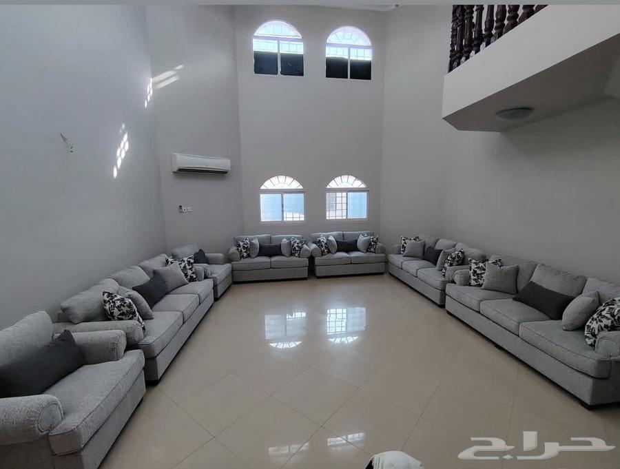 Sofa tailoring and finishing.64483839986946113