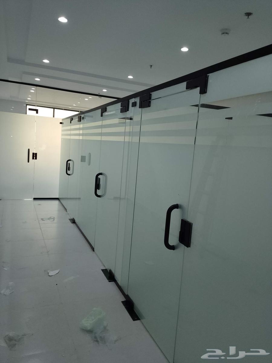 Crystallized glass, office facades, structural glass balustrades, swimming pool mirrors64196121312769112