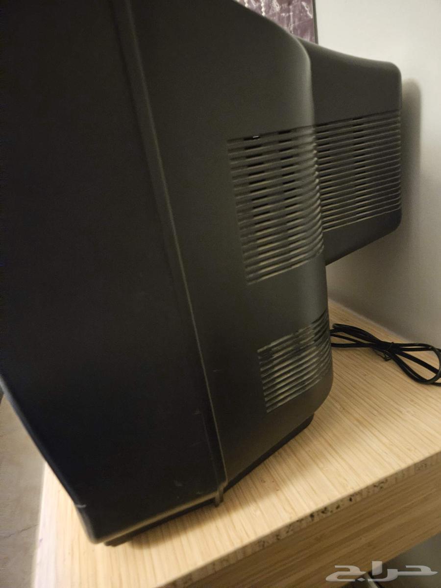 تلفزيون قديم صغير64665092719489112