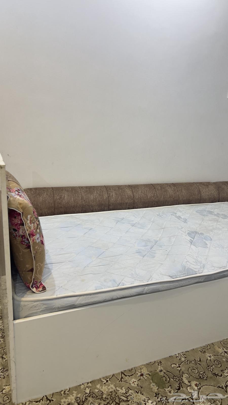 سرير للبيع64447096058498110