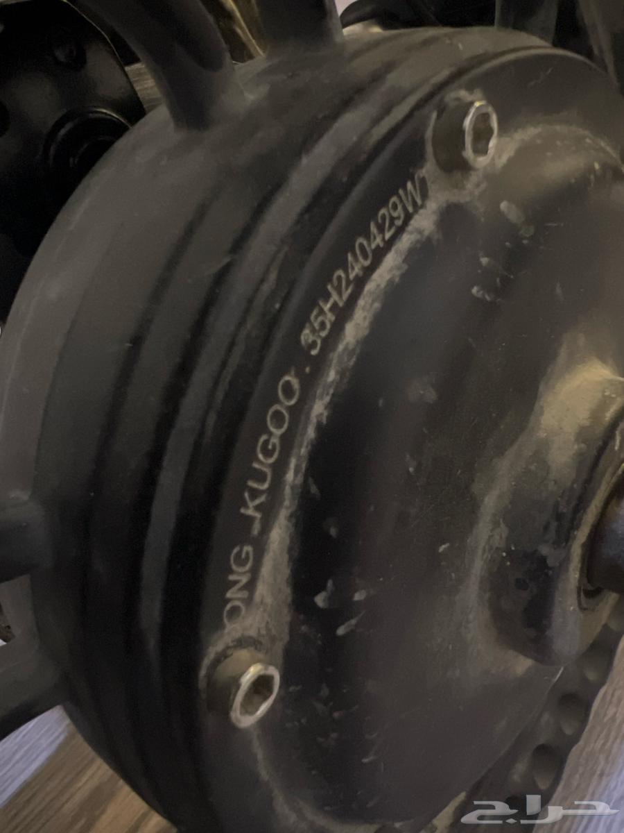 يوجد بطاريه سكوتر شرط ومنظم جديد وكفرات ودعاسه كلشي موجود64498924172419114