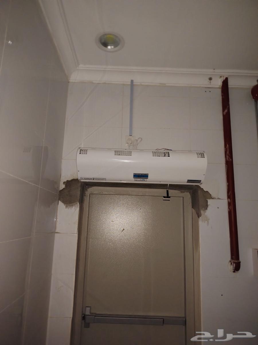 فني تركيب ستاير ستائر هوائية64198685804419112