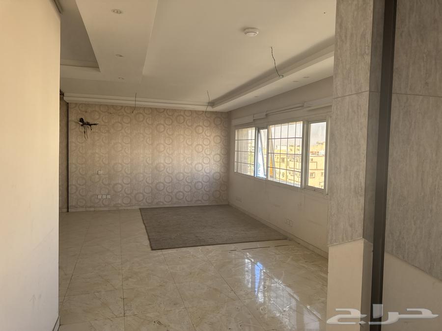 مكتب للايجار عبارة عن دور المساحة 85م2 شمال مستشفي الامين64158560694145114