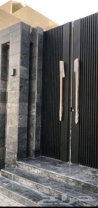 تنفيذ أعمال الأبواب والدرابزين تحت إشراف سعوديين64198462279810111