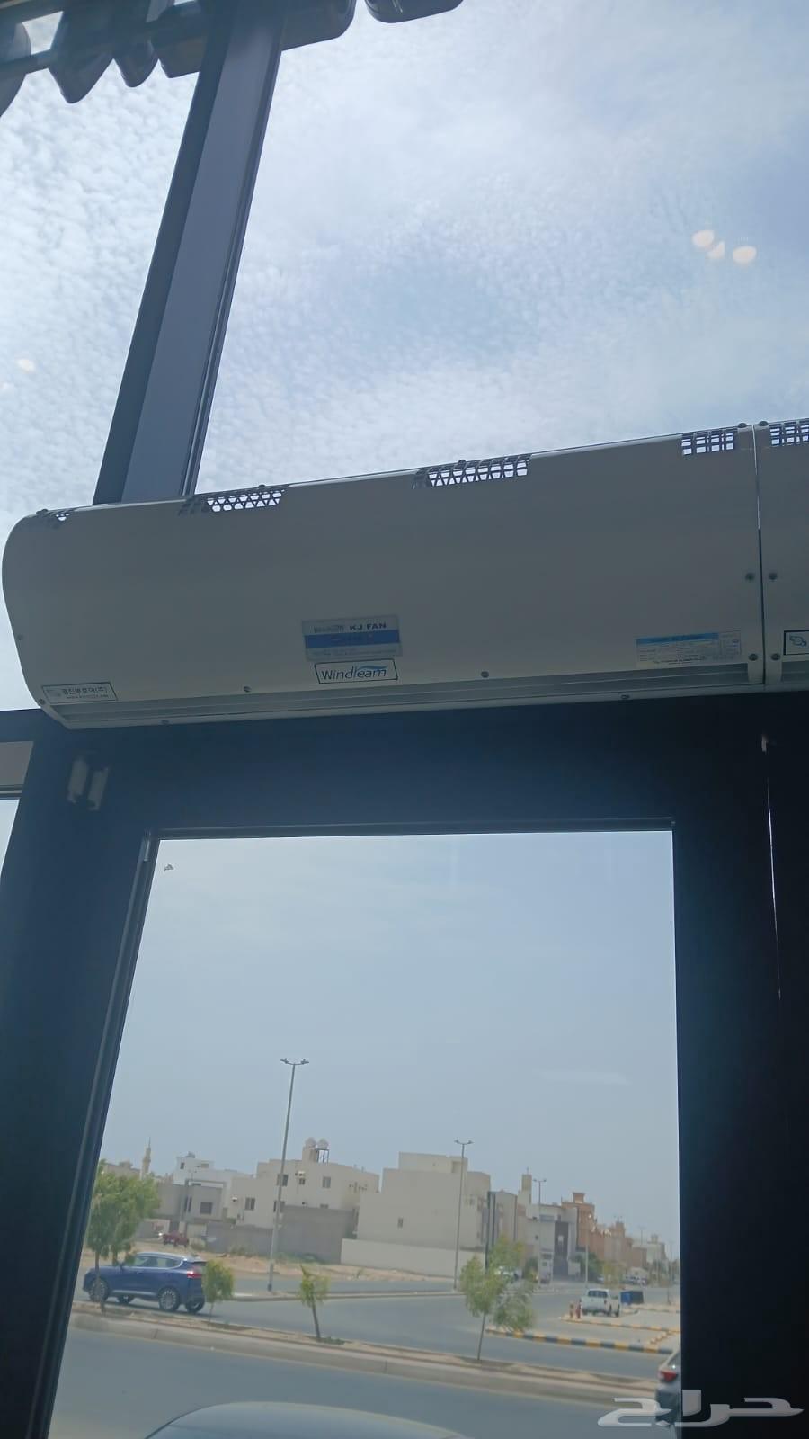 فني تركيب ستاير ستائر هوائية64198685804419114