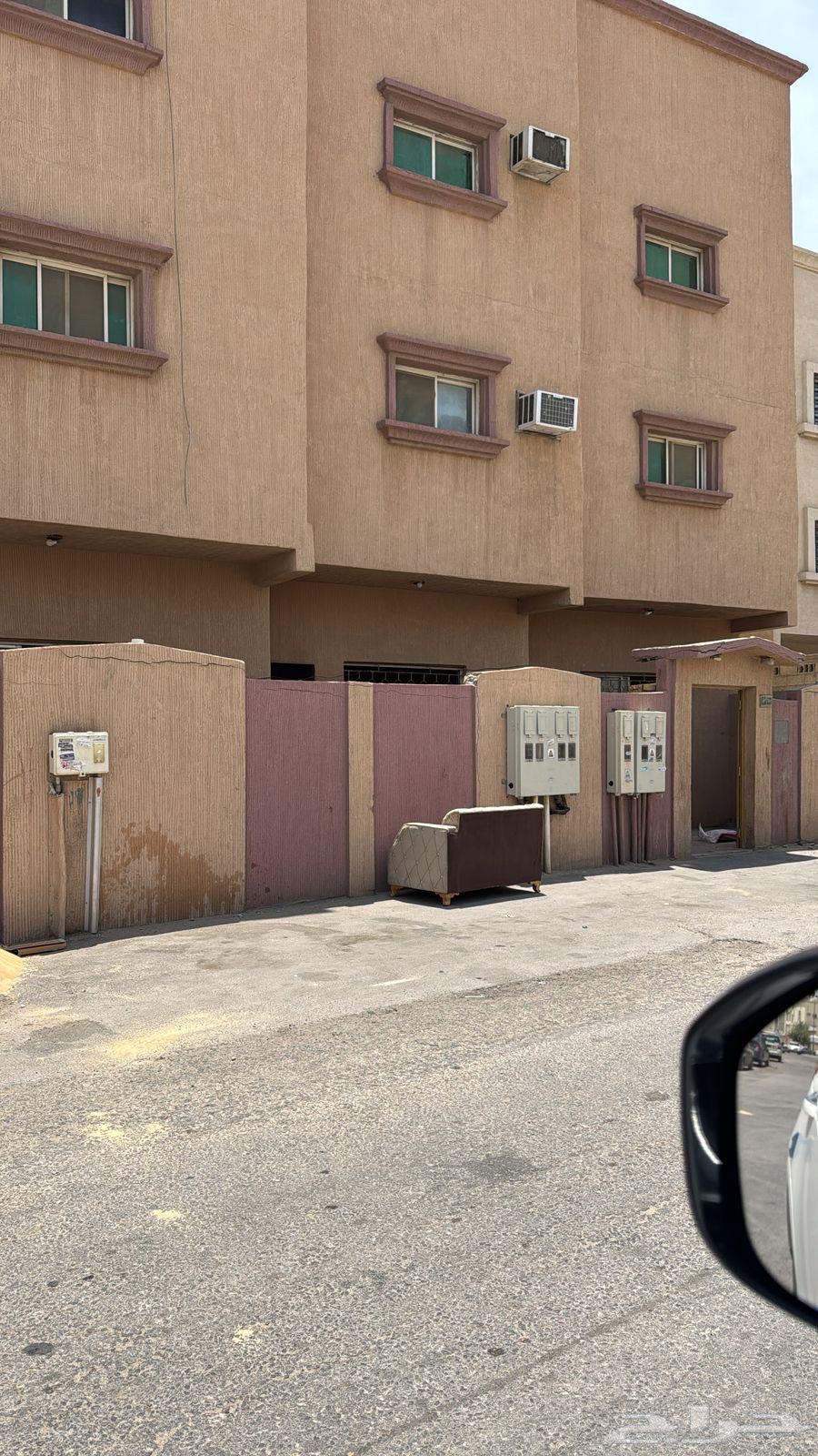 عماره للبيع 6 شقق وملحق حي الباديه64158968491139110