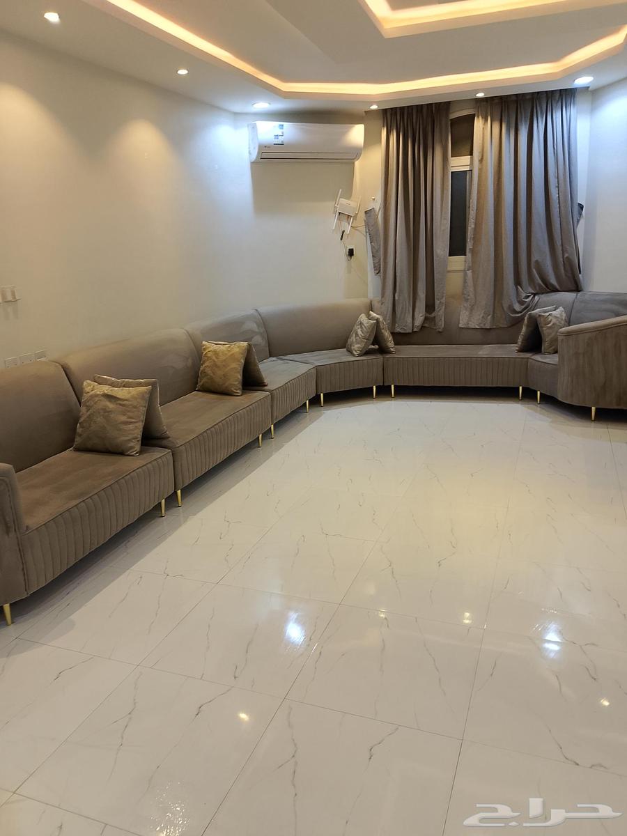 جلي بلاط وتنظيف شقق ومنازل وفلل غسيل مجالس سجاد وخزانات وعزل64200630867457112