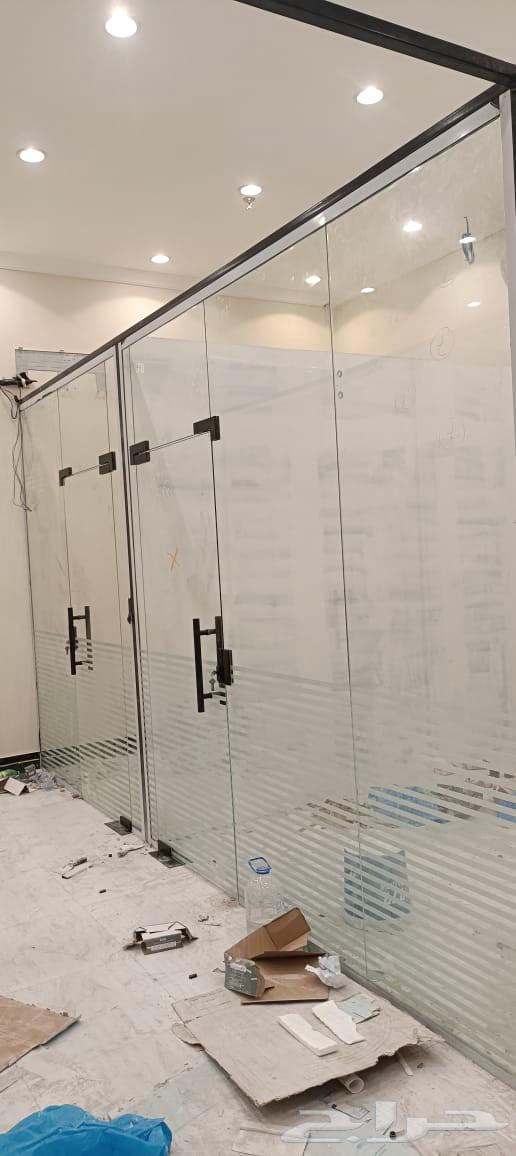Glass technician in Mecca Al-Mukarramah, all types of toughened glass and showers64201078574850114