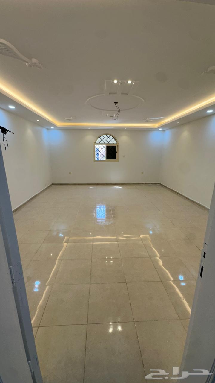 شقة للايجار في التنعيم بجوار كلية التقنيه وقاعة الروشه64159715168385114