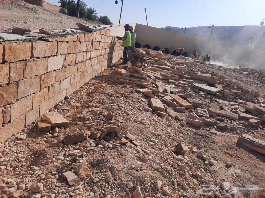 Stone contractor for decorative work, wall paving, walkway cladding, palm border installation64229181165186111