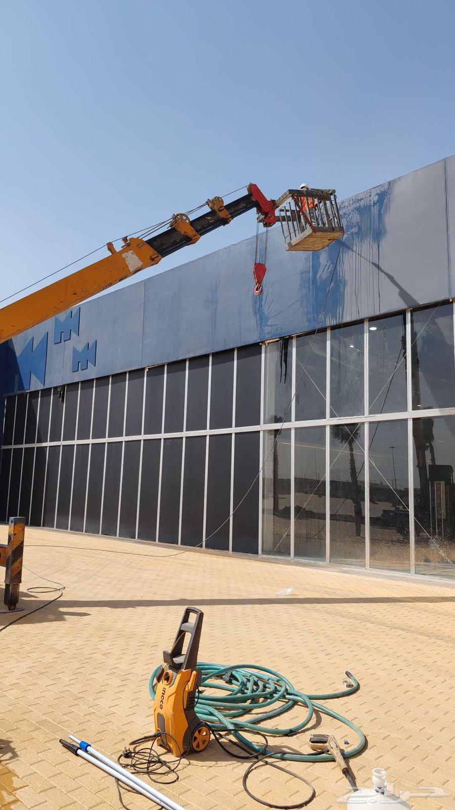 تنظيف واجهات زجاجيه64214575714179112