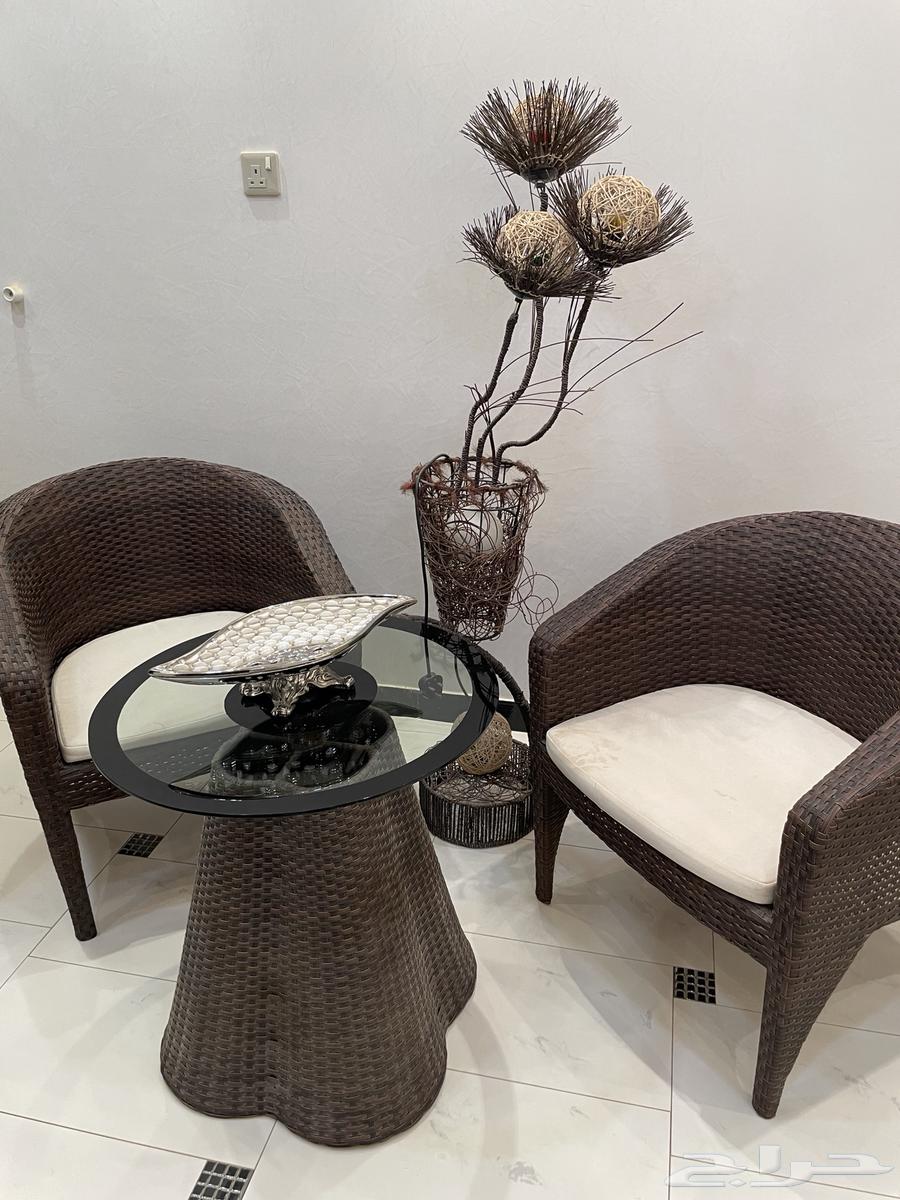 جلسة داخلية وخارجية وطاولات خدمة وسياكل64202525733634113