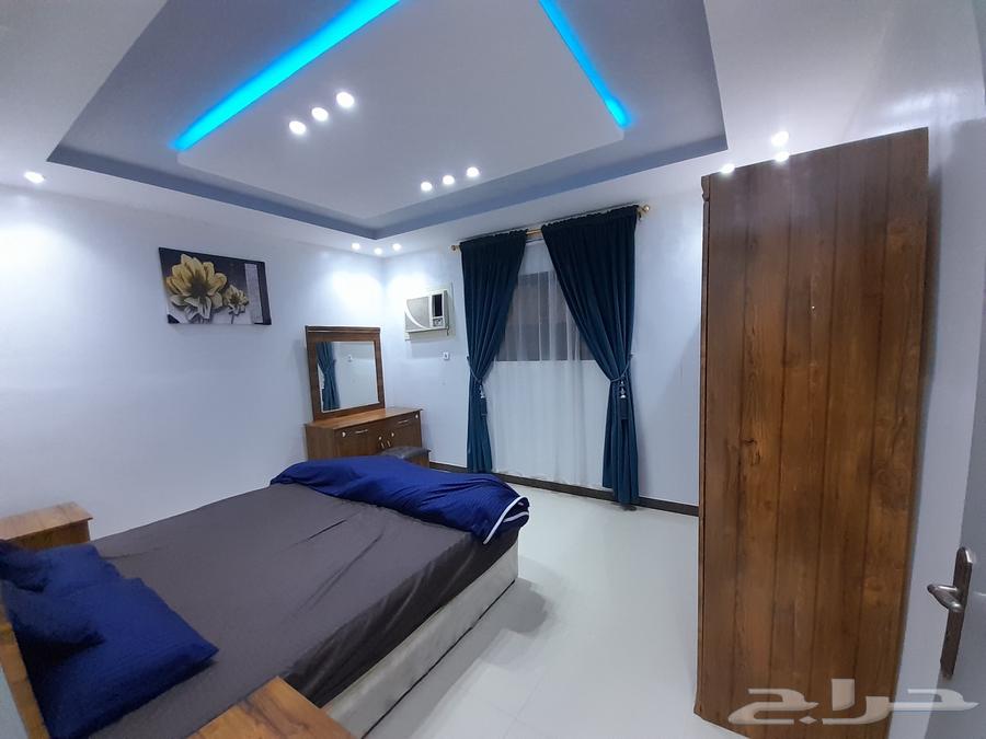 يوجد شقه عوائل مفروش للايجار الشهري64165194335107112