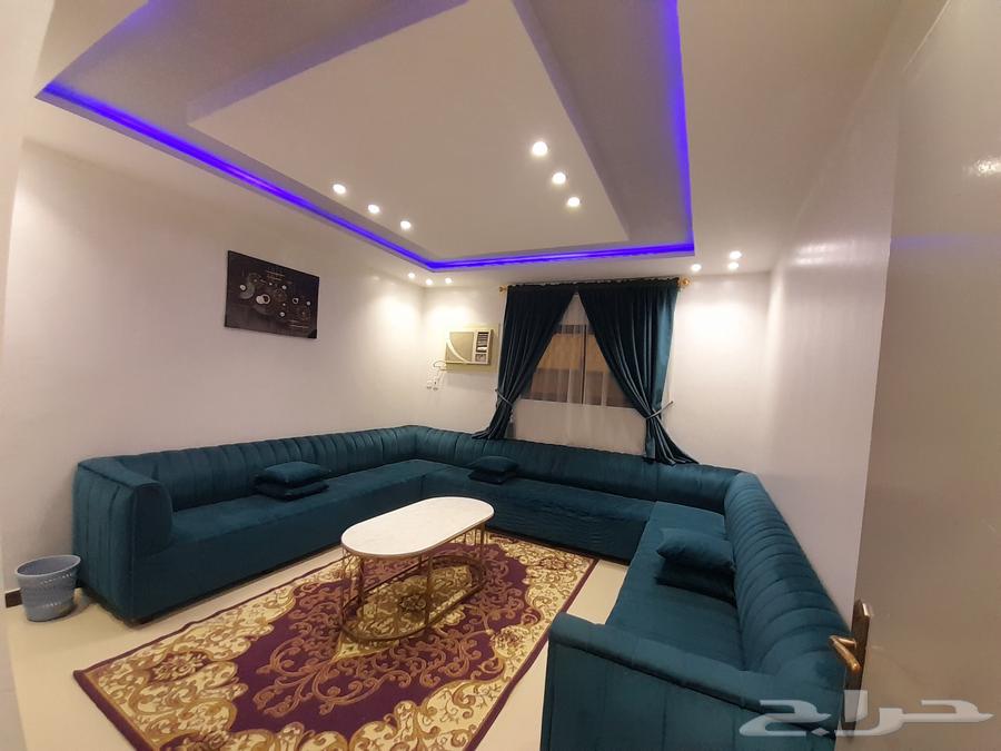 يوجد شقه عوائل مفروش للايجار الشهري64165194335107110