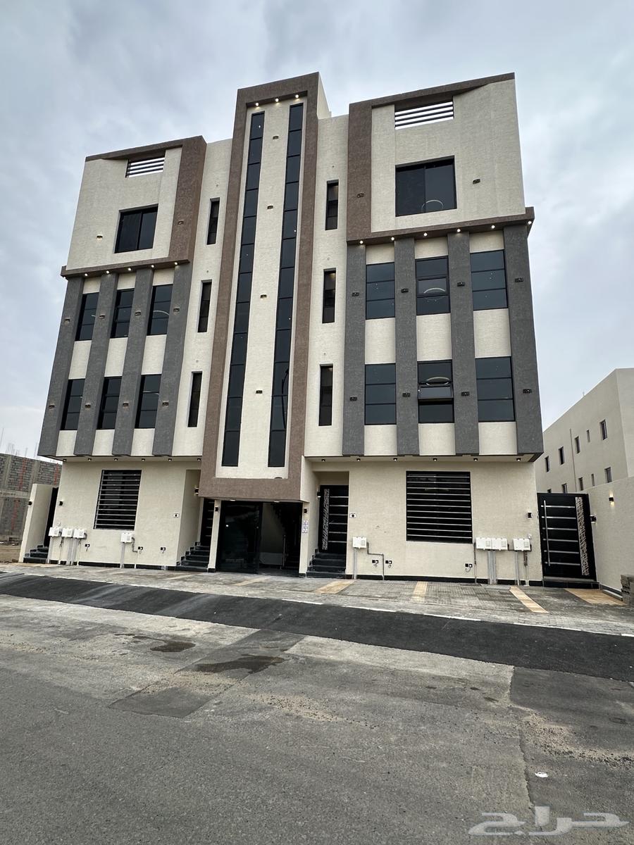 بمدينة أبها البديع شقه علوي درج داخلي على السطح بسعر 580ألف64161165815682112