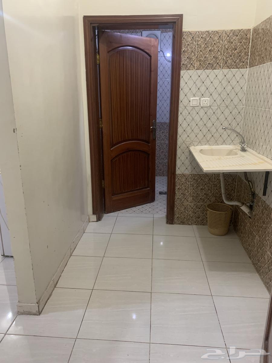 غرفة مؤثثة للعزاب للإيجار بالسلام-خلف جامعة طيبة64161413958531114