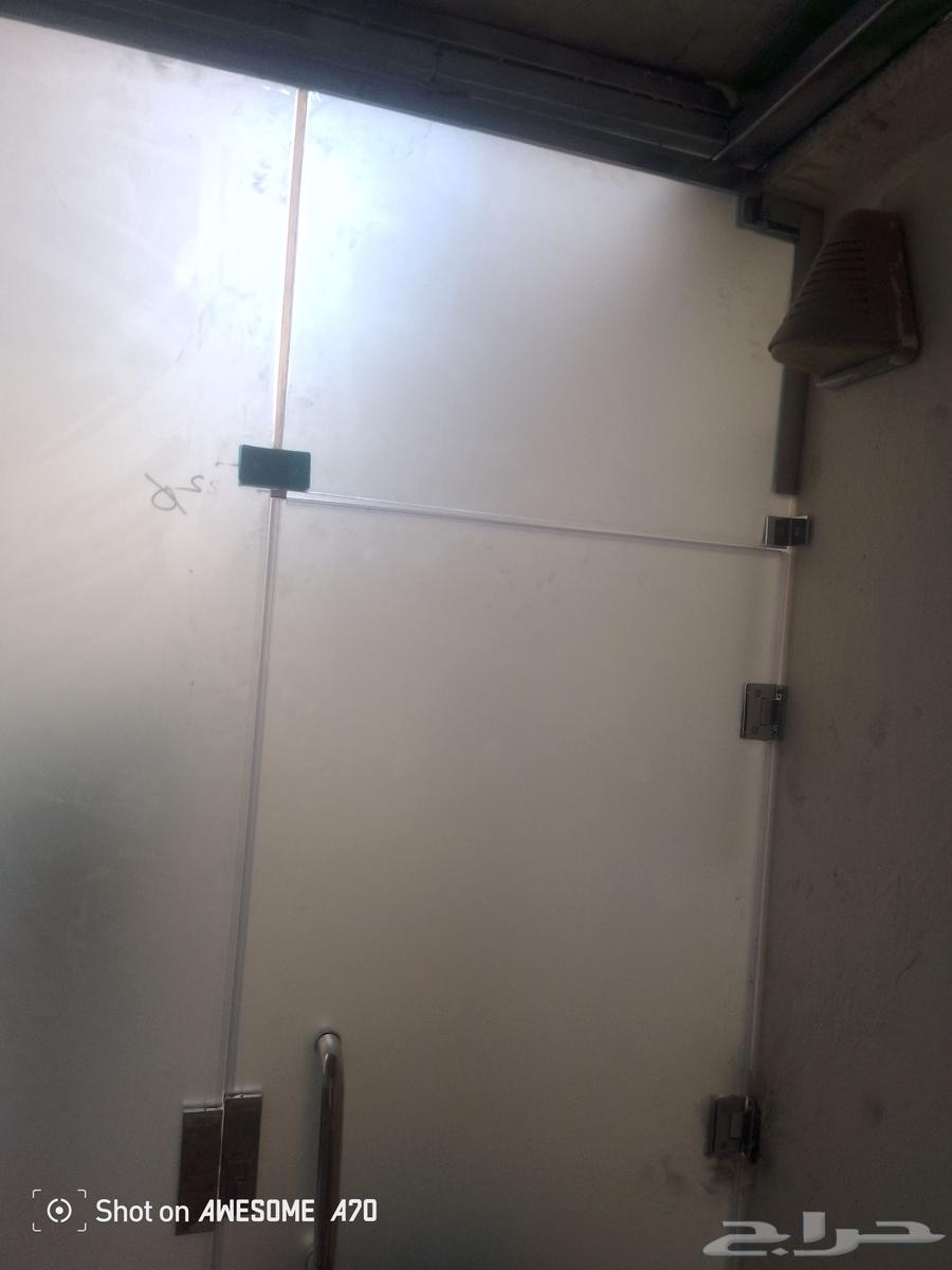 Abu Omar for tempered glass and storefronts64203354703233113