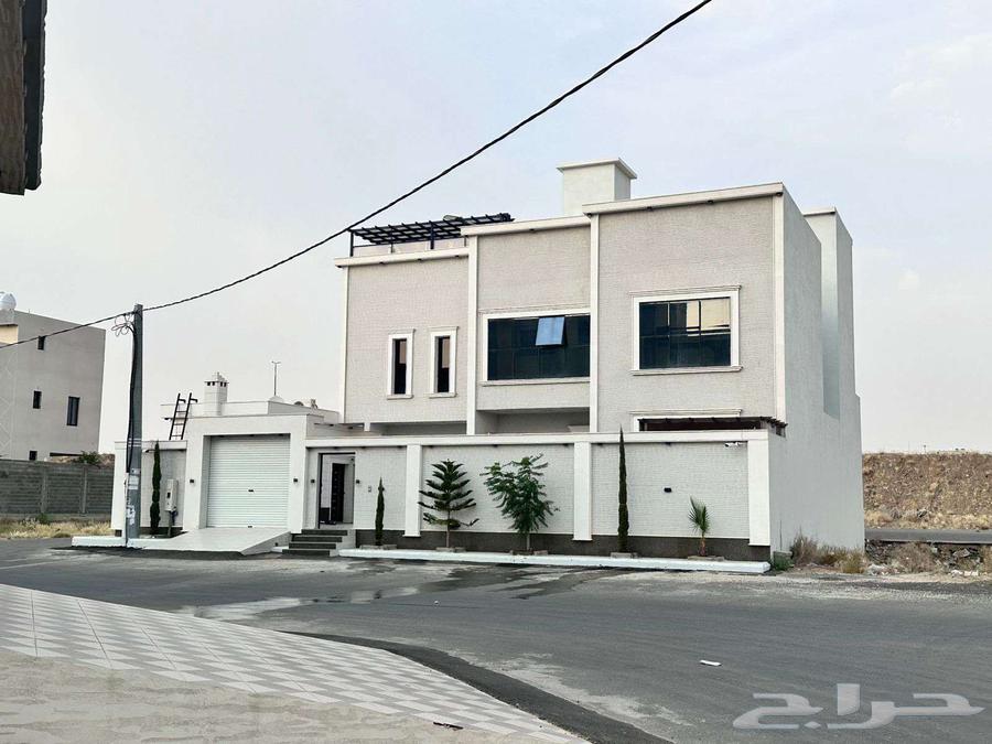 Painting, decoration, and insulation for roofs and tanks64204091660674110