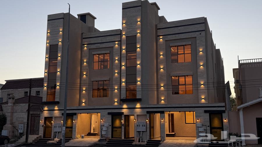للبيع شقق علويه بحى الراقى خميس مشيط على شارع 25 م64161412522883110