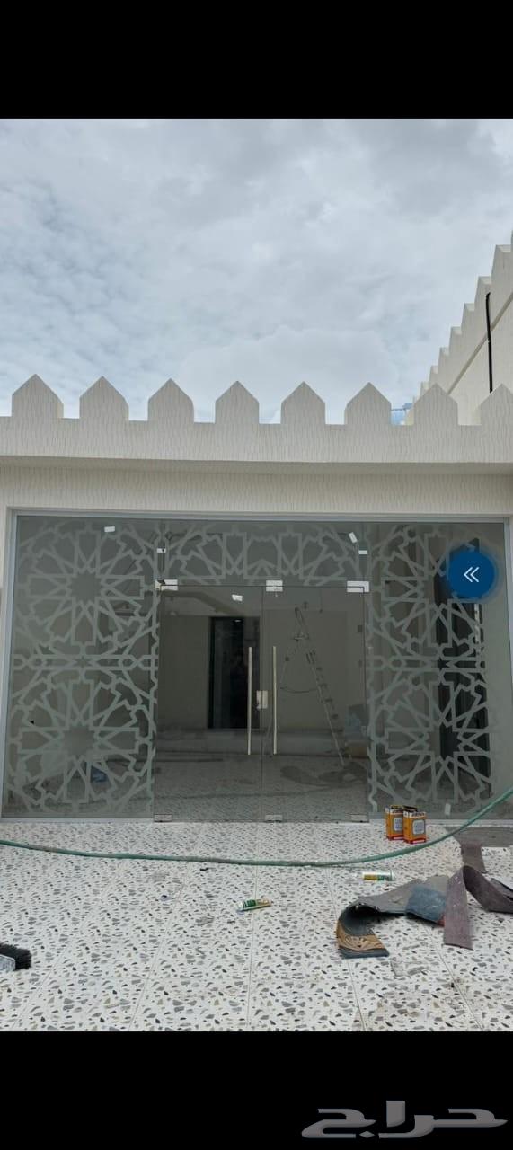 فني تركيب وصيانة زجاج سكريت في عسير64204092774657112