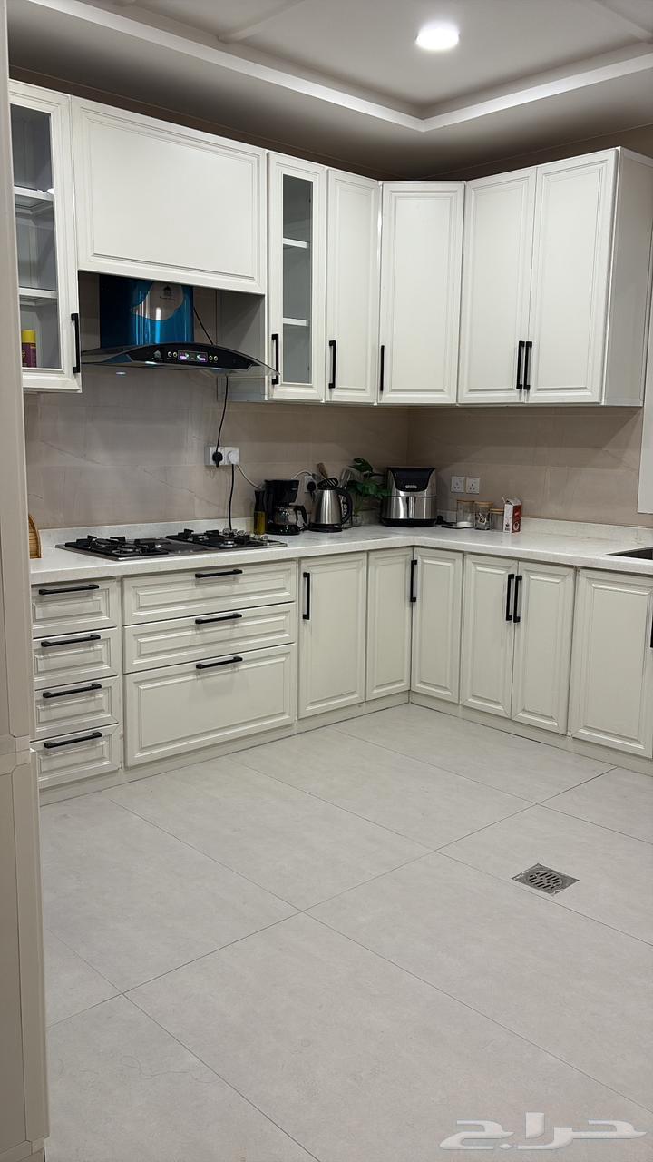 شقة فاخرة ثلاث غرف وصالتين الريان64161166819329111