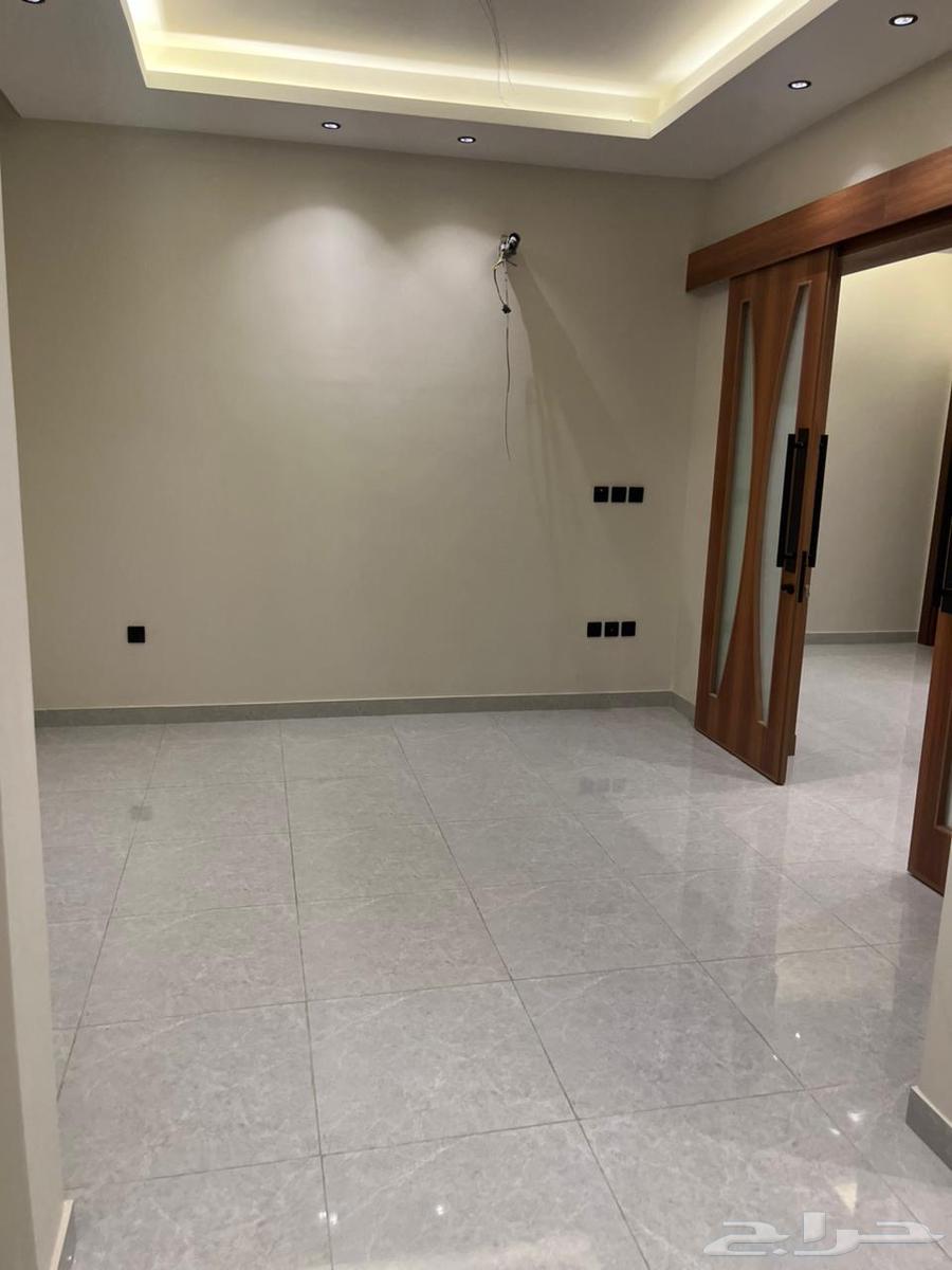 شقة جديده للإيجار قي درب الحرمين64165194961794114