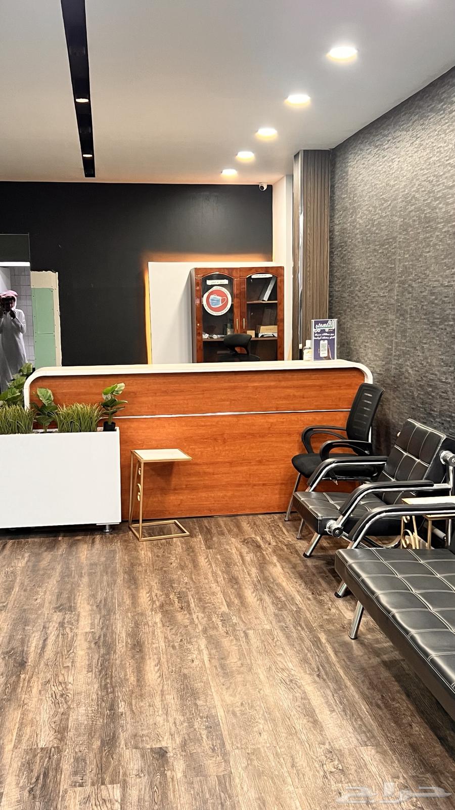 مكتب للاجار او التقبيل الحمراء64170428263555110