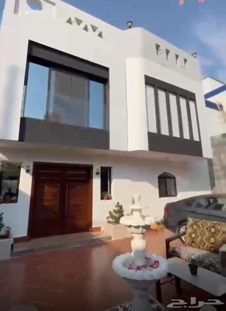 فيلا فاخرة للبيع بحي طيبة  الرحيلي64173110018435111