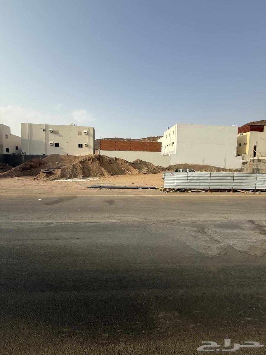 ارض للبيع
