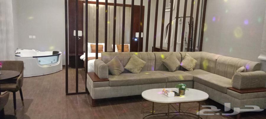 شاليهات تتكون من ثلاثه اقسام للايجار اليومي64173332383747111