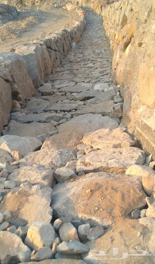 معلم حجرربراب64206844136577112