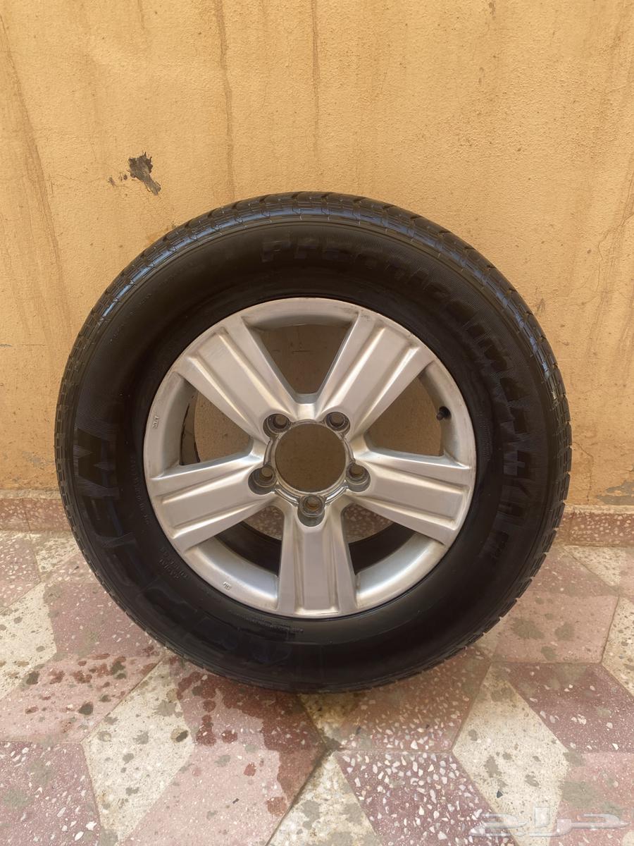 Used clean rim from the front and rims in good condition for sale with tires64208360372994111