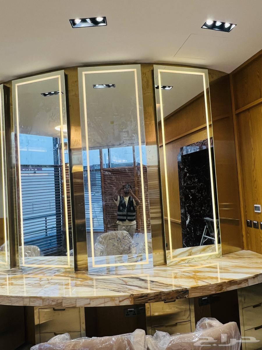 Tempered glass and aluminum structures, shower enclosures, railings, facades64207936851585112