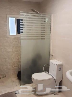 Glass for installation in showers and shops64208161036673112