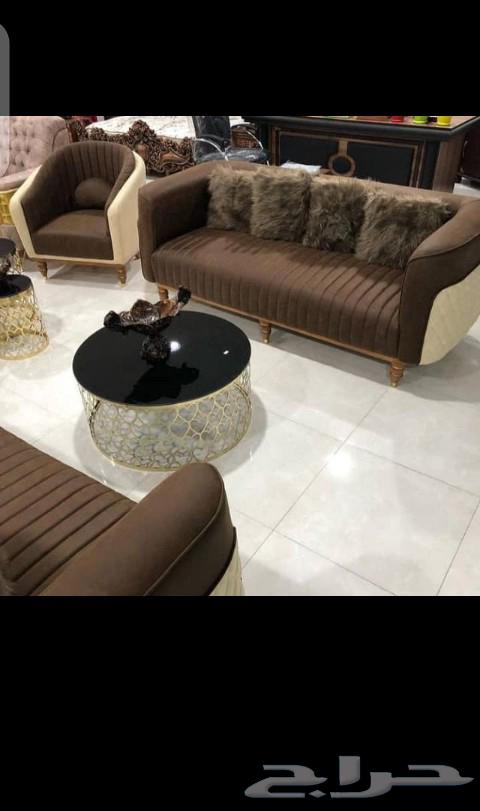 Custom upholstery and refurbishment according to customer requests, your old sofa becomes new64208586615683110