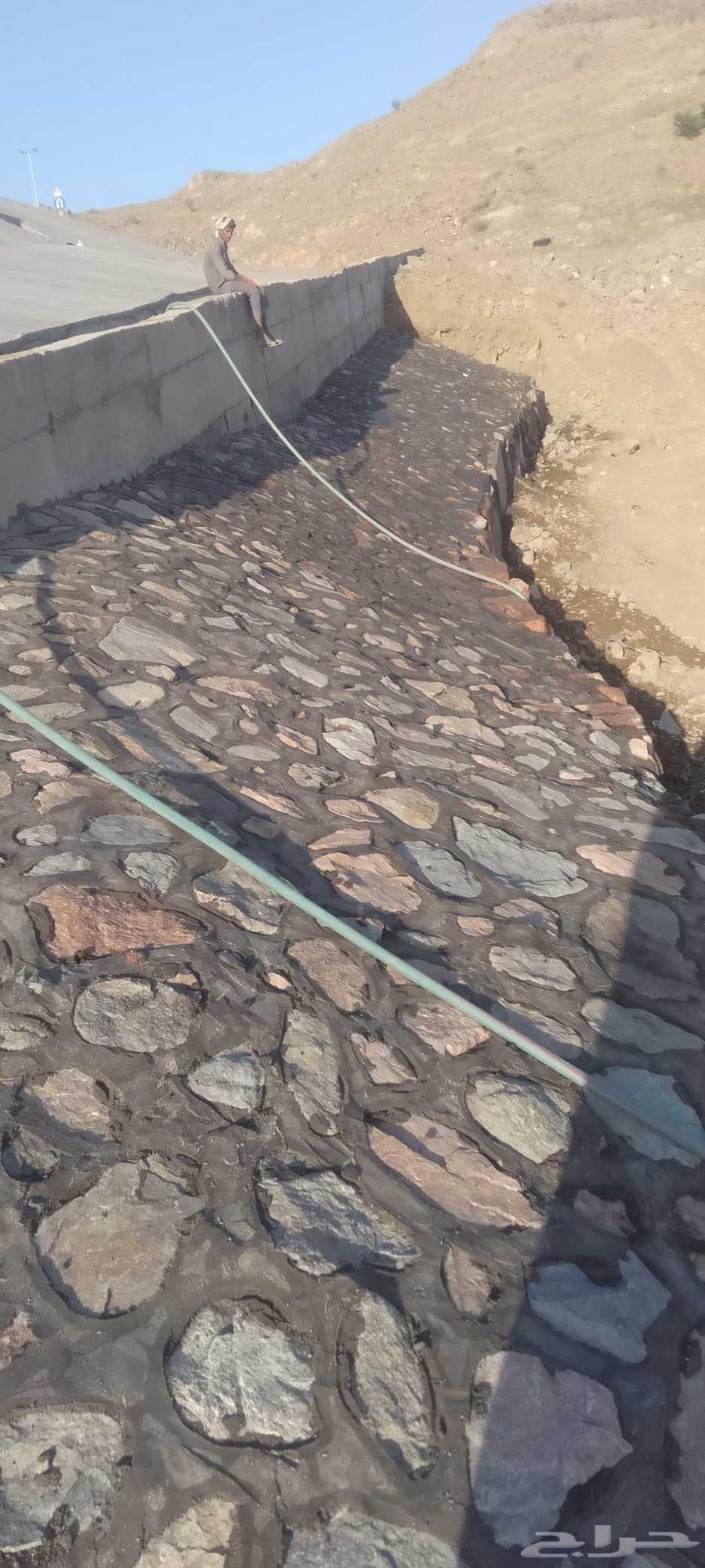 مباني حجر كبير وسغير بل يد وبل بكلين64403268199553113