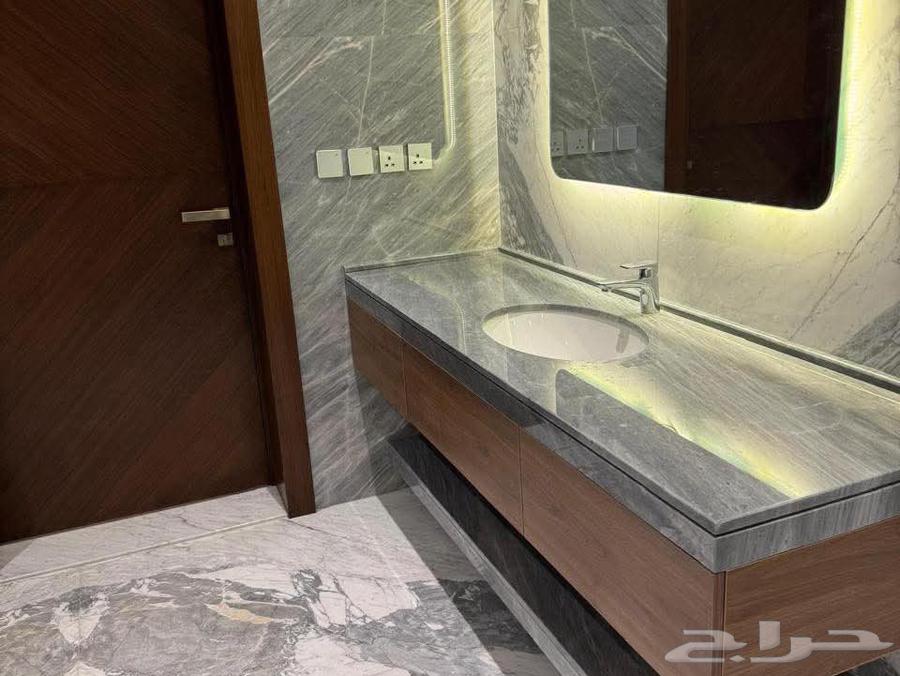 جلي بلاط64208360179970111