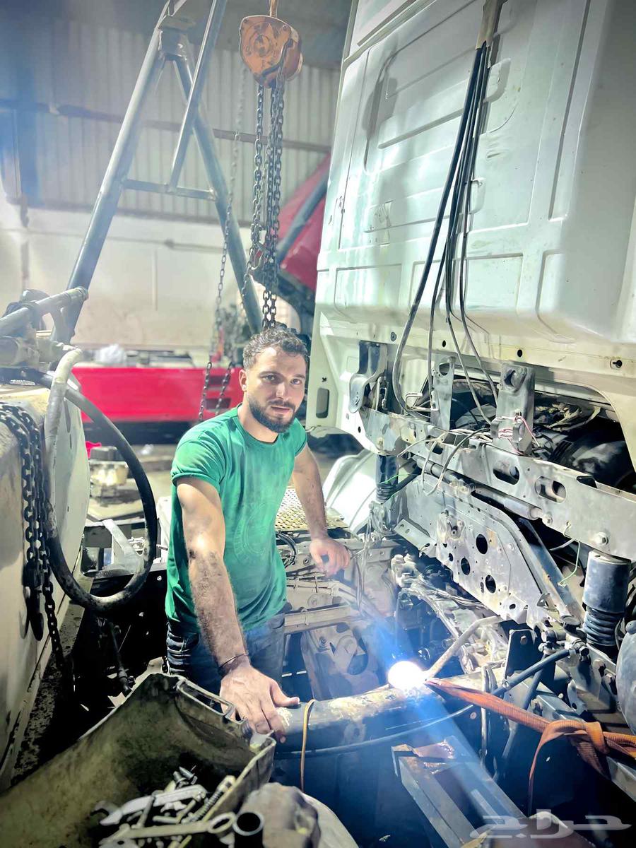 ميكانيكي سيارات نقل ثقيل متنقل  صيانه جميع السيارات64210552732161110