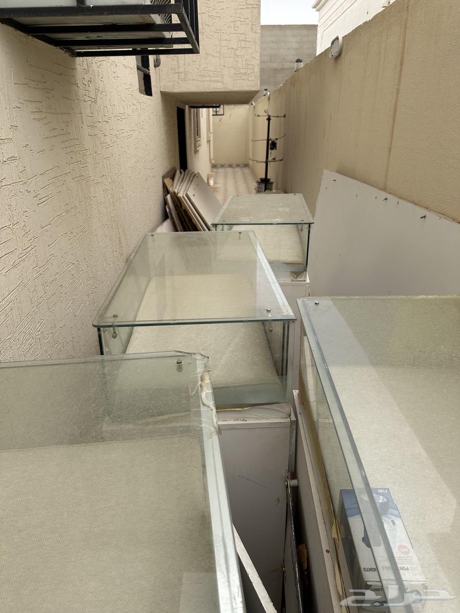 Wall and table decoration for store64209899483395114