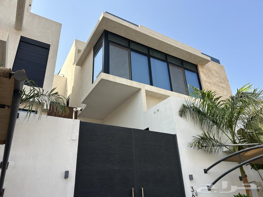 شبابيك والزجاج64210748632706112