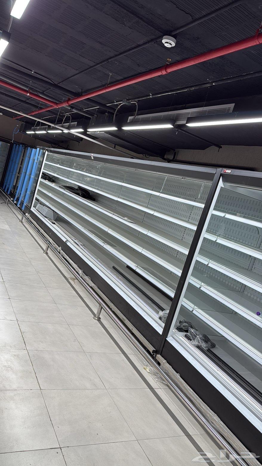 Refrigerated display cases for juice and vegetables, cooling and freezing rooms, maintenance64210334654722111