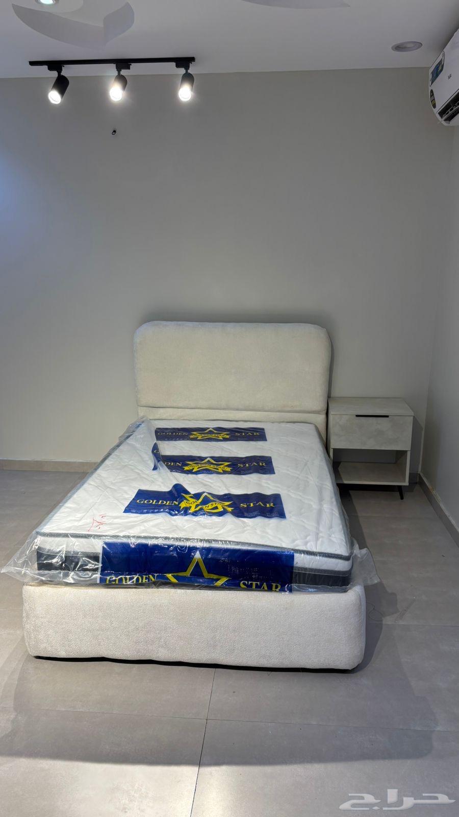 Ready-made and custom-made bedrooms upon request64209677527937112