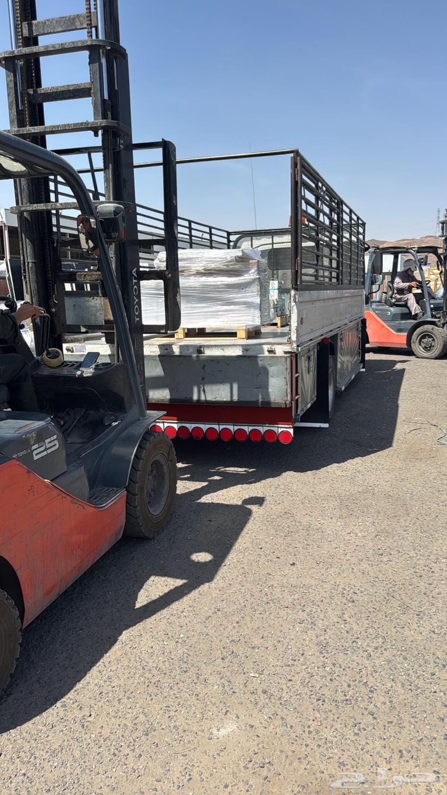 دينا نقل عفش داخل وخارج المدينه (5متر)64213060051713110