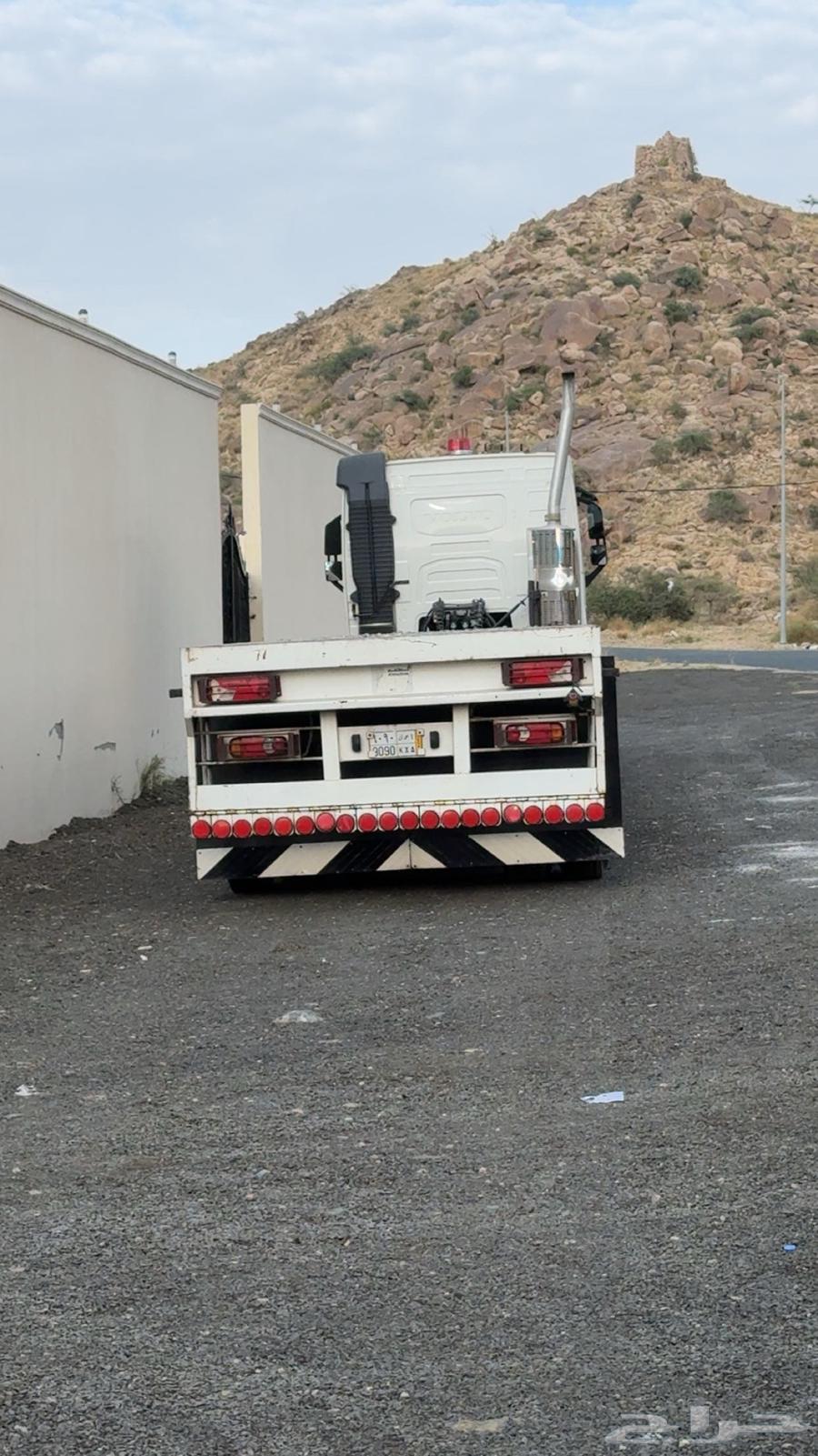 تريله سطحة لنقل البضائع64212230611586110