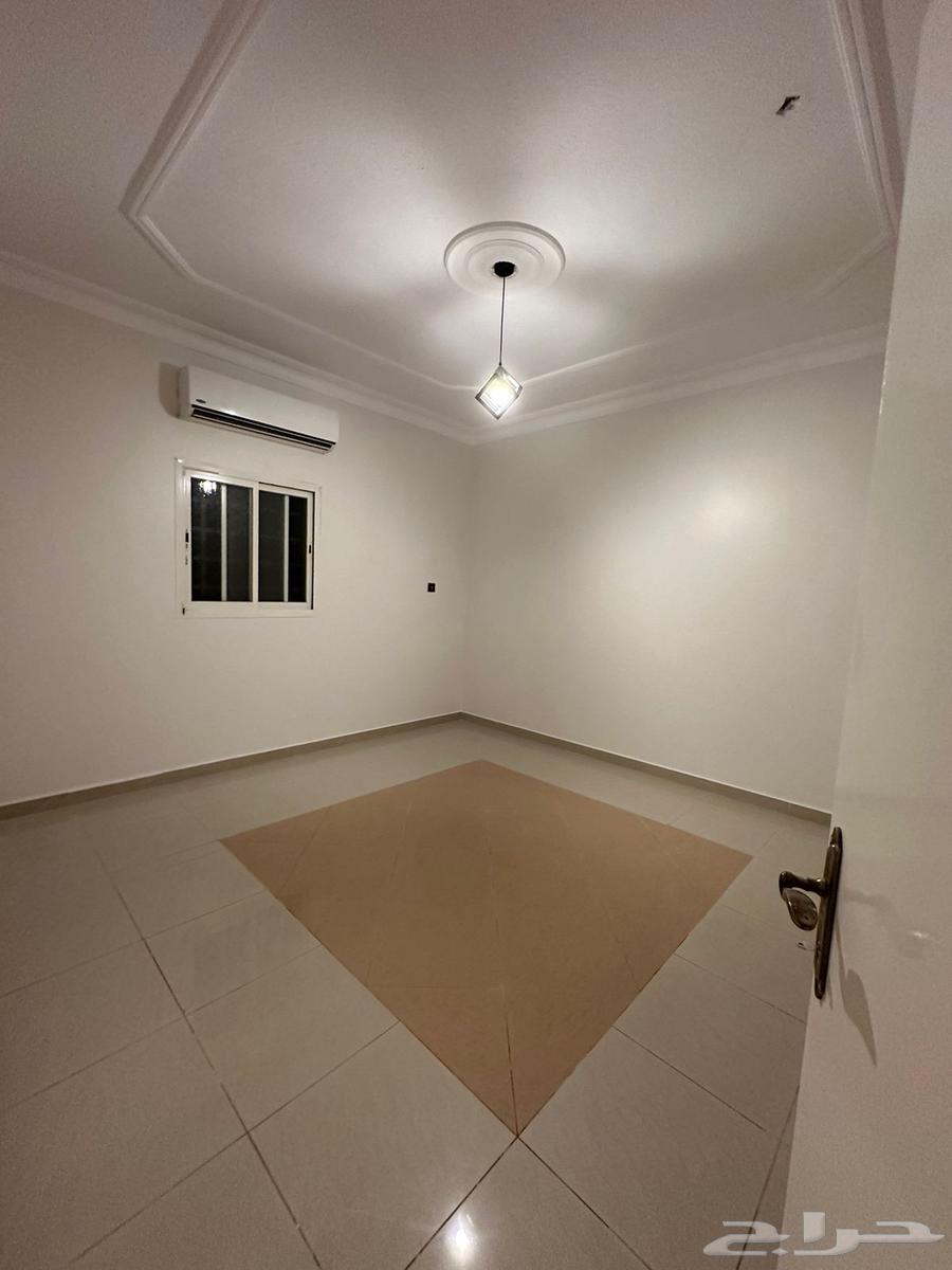 شقة 3 غرف وصالة مكيفات ومطبخ راكب حي الحمراء64207254957059112